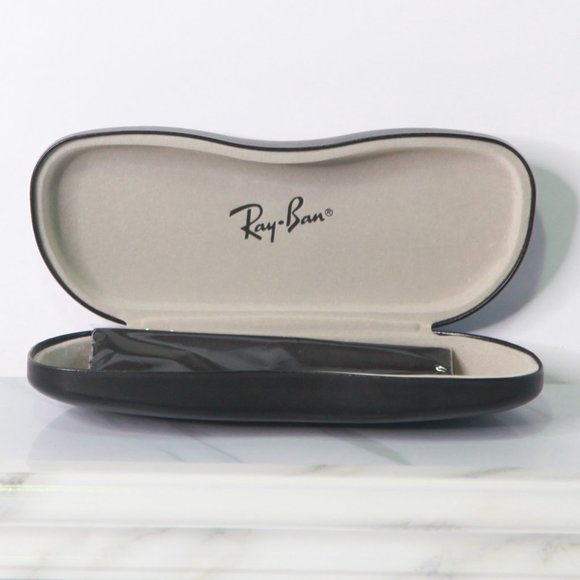 Ray-Ban Glasses Case - It does fit my Aviator Sunglasses **Case Only** - Picture 2 of 3
